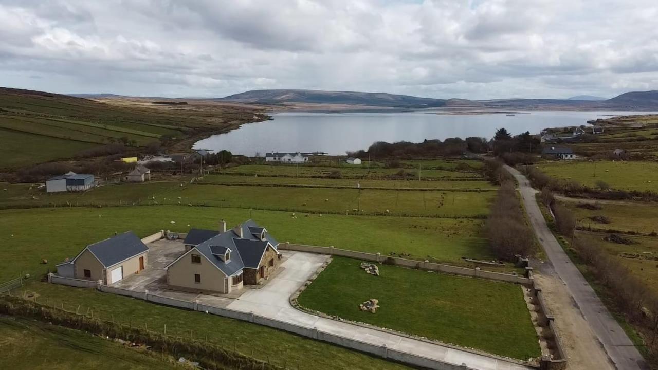 Beautiful Home On Lake Carrowmore Belmullet Buitenkant foto