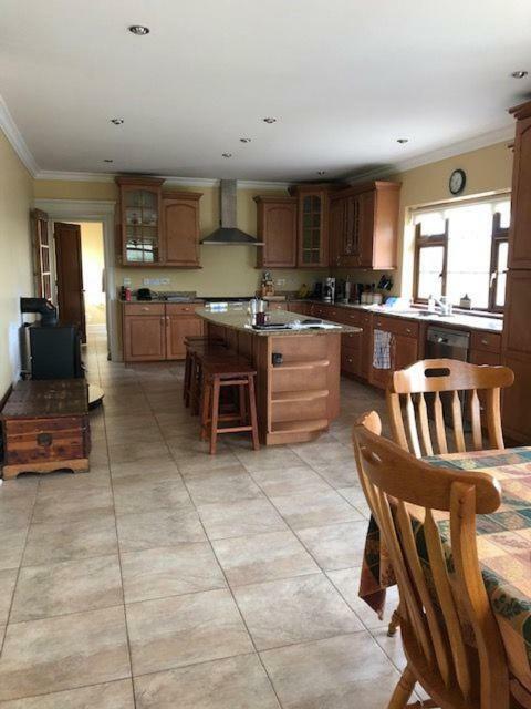 Beautiful Home On Lake Carrowmore Belmullet Buitenkant foto